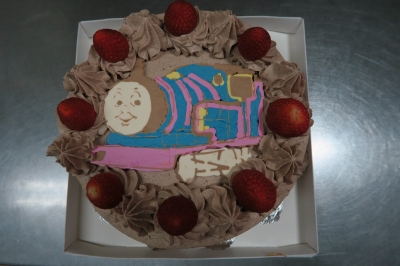 今日のお誕生日ケーキ!!(とあるお菓子屋さんのブログ)