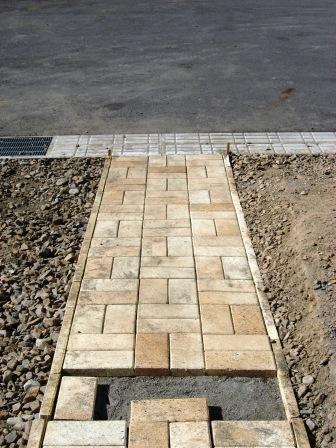 �A���t�H�[�E�`���h�����i�����N�I���W�̒���j