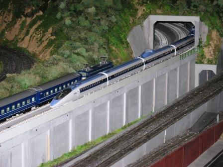 �A���t�H�[�E�`���h�����i�����N�I���W�̒���j