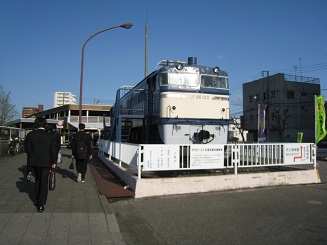 ���b�N�V�b�v�E�J���^�[�r��