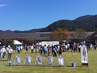 ���b�N�V�b�v�E�J���^�[�r��