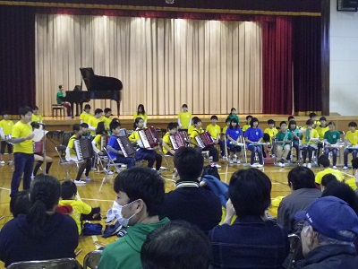 ���b�N�V�b�v�E�J���^�[�r��