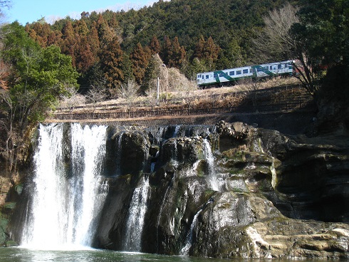 ���b�N�V�b�v�E�J���^�[�r��