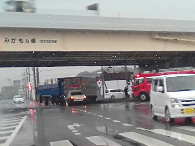 ���b�N�V�b�v�E�J���^�[�r��