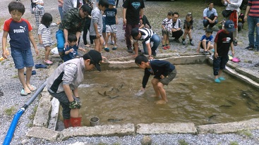 ���b�N�V�b�v�E�J���^�[�r��