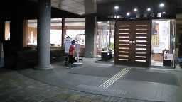 ���b�N�V�b�v�E�J���^�[�r��