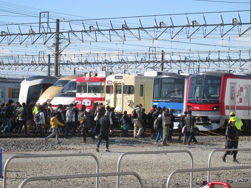 ���b�N�V�b�v�E�J���^�[�r��