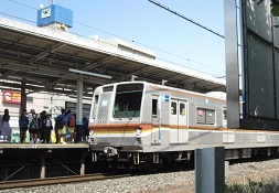 ���b�N�V�b�v�E�J���^�[�r��