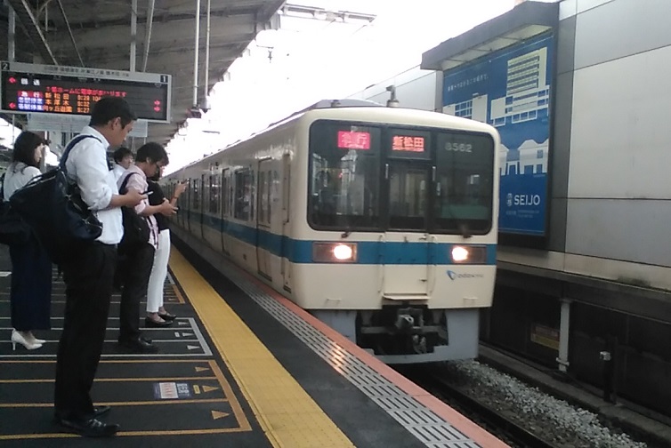 ���b�N�V�b�v�E�J���^�[�r��