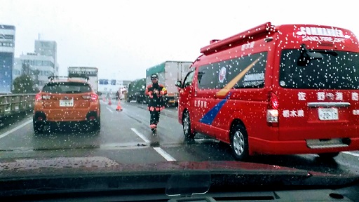 ���b�N�V�b�v�E�J���^�[�r��