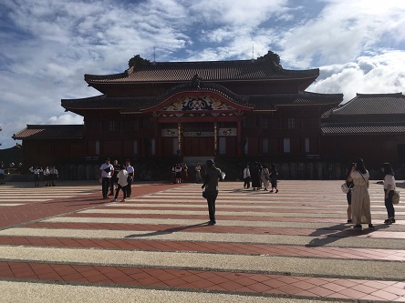 ���b�N�V�b�v�E�J���^�[�r��