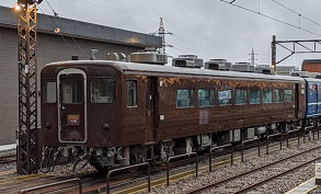 ���b�N�V�b�v�E�J���^�[�r��