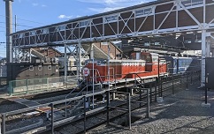 ���b�N�V�b�v�E�J���^�[�r��