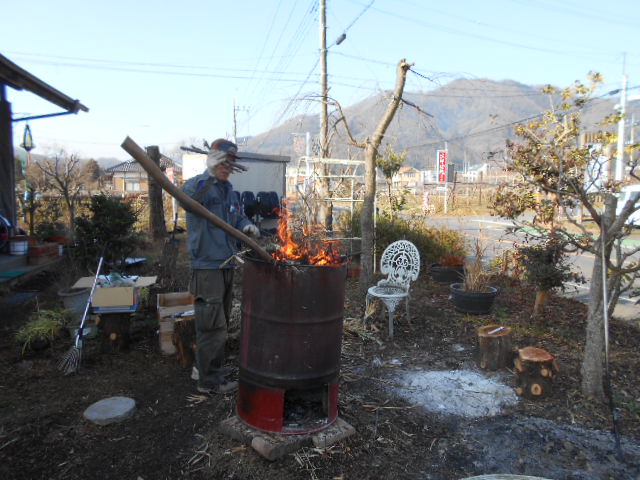 �Ԃǐ^�񒆂̗��ւ�