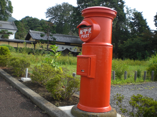 �Ԃǐ^�񒆂̗��ւ�