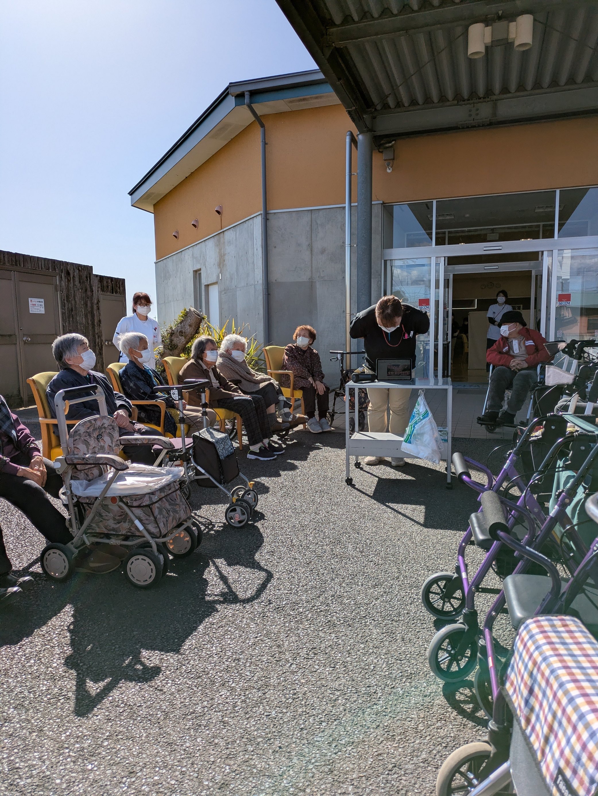 ���O�R���T�[�g�i�Ԃǐ^�񒆂̗��ւ�j