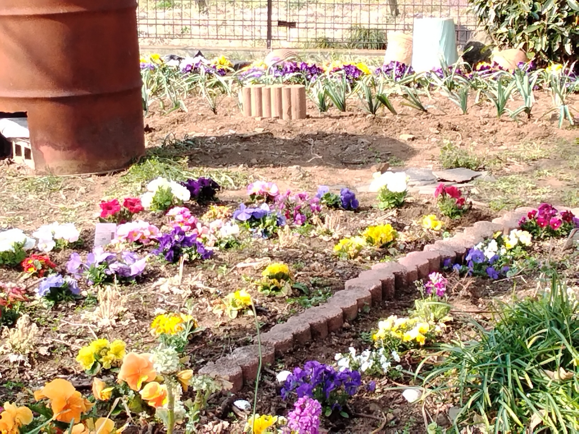 �E�`�̒�i�Ԃǐ^�񒆂̗��ւ�j