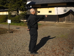 �Ԃǐ^�񒆂̗��ւ�