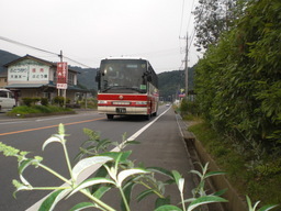 �Ԃǐ^�񒆂̗��ւ�