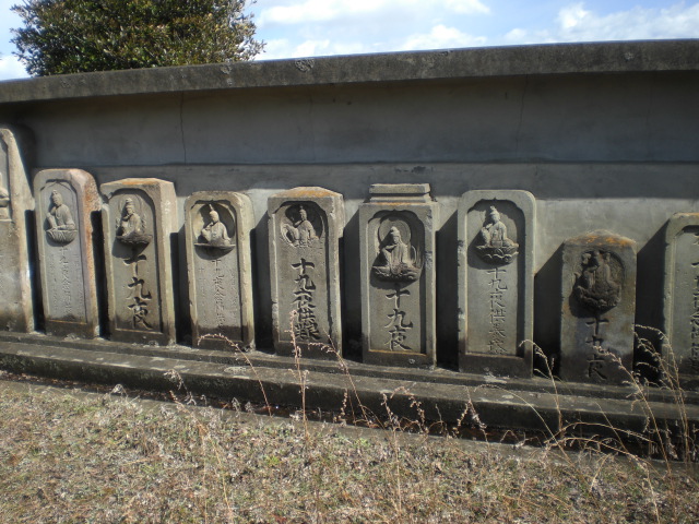 �Ԃǐ^�񒆂̗��ւ�