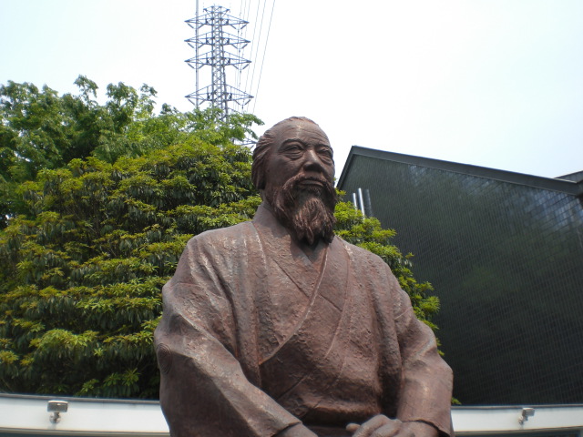 �Ԃǐ^�񒆂̗��ւ�