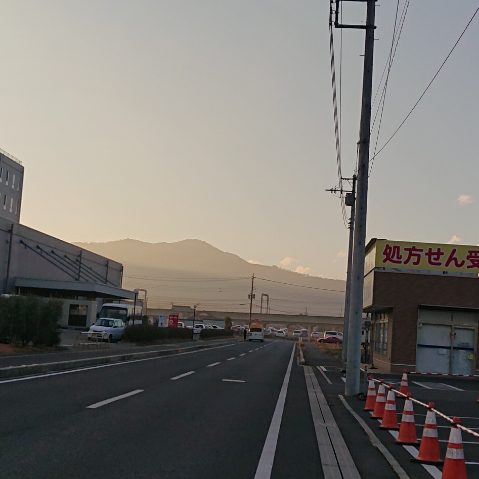 ���N���͎O���̓��I