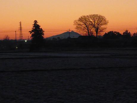 ���N���͎O���̓��I