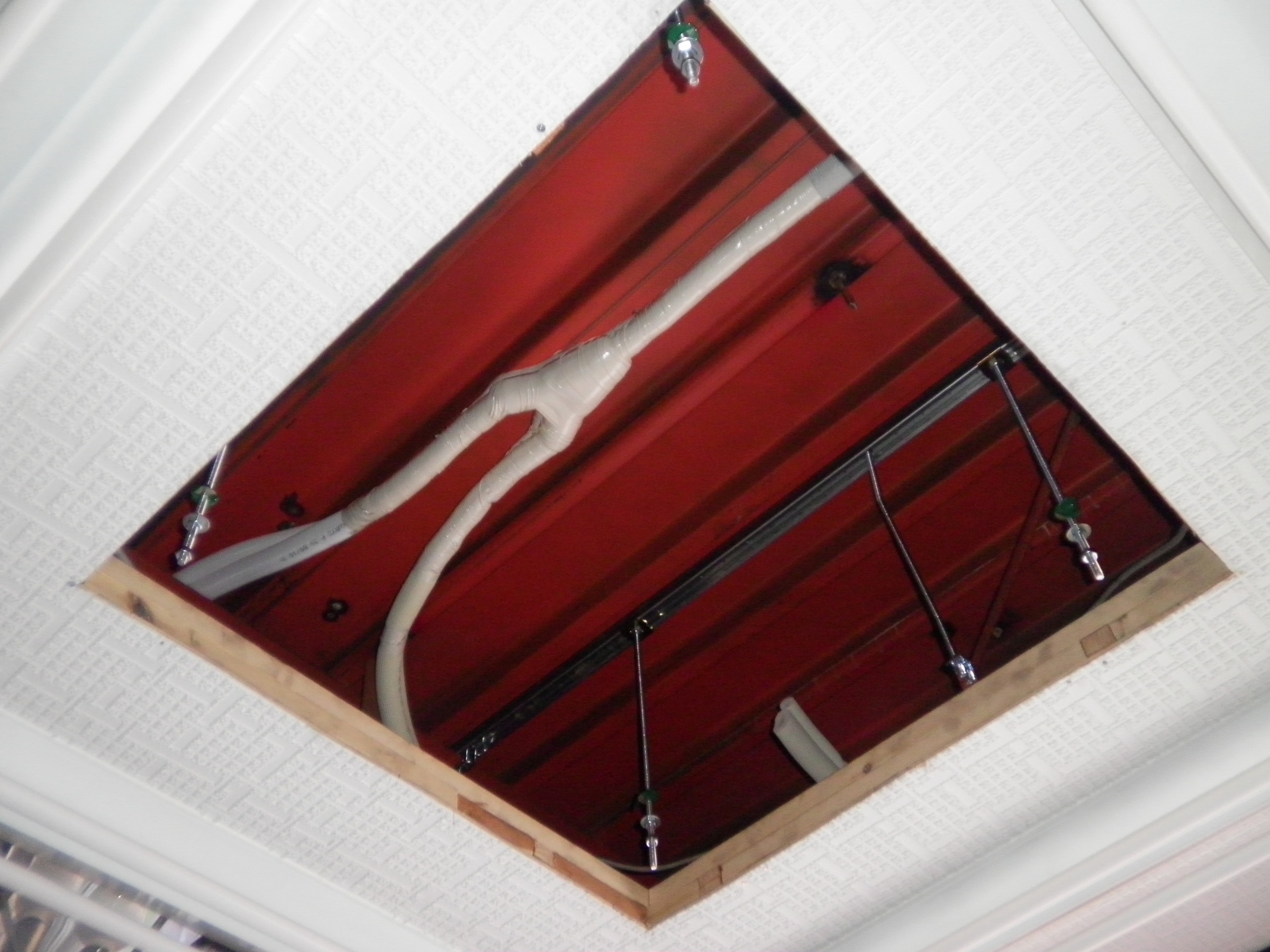 �A�g���d��@�Ȗ؉w�O�X