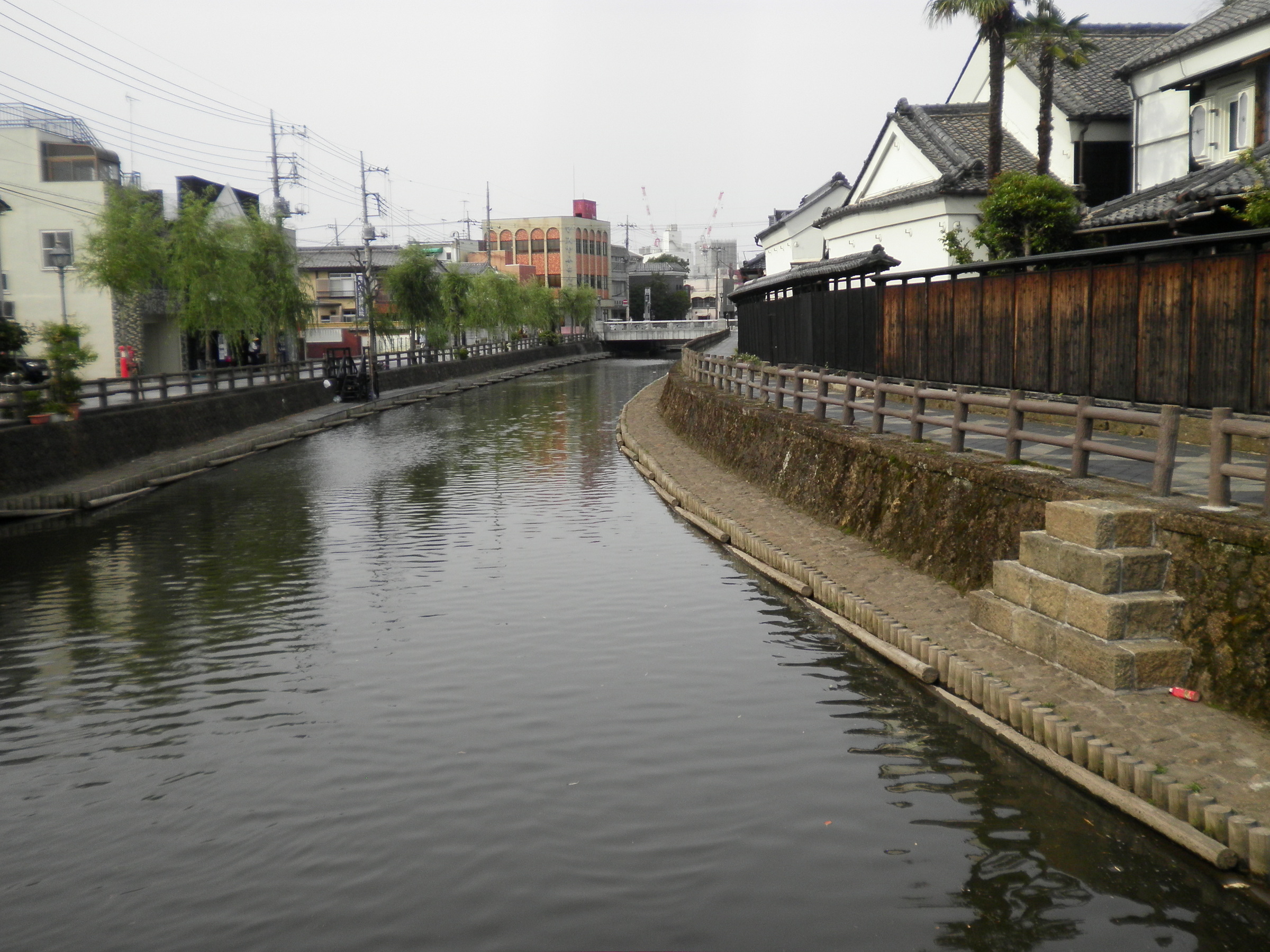 �A�g���d��@�Ȗ؉w�O�X