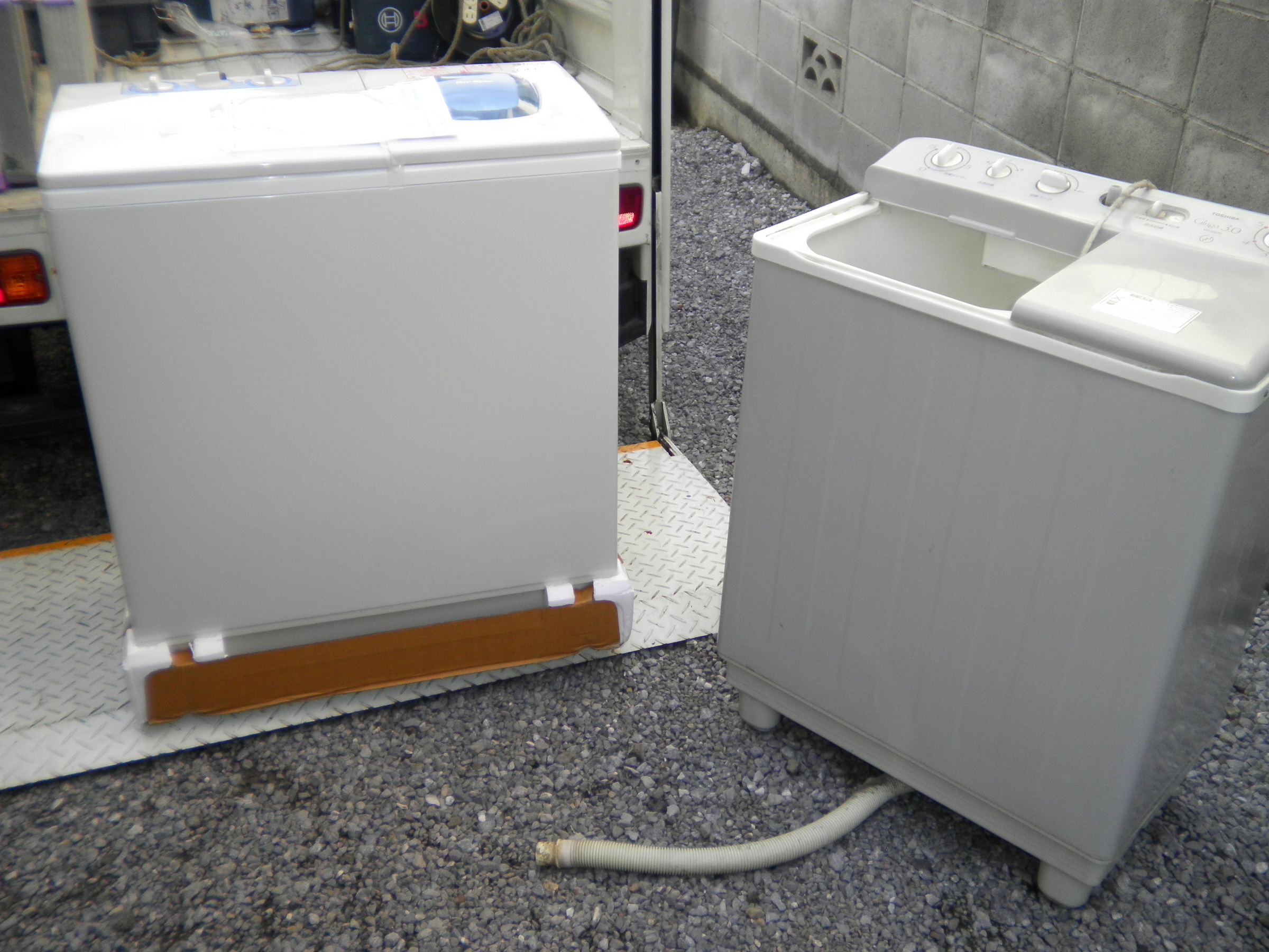 �A�g���d��@�Ȗ؉w�O�X