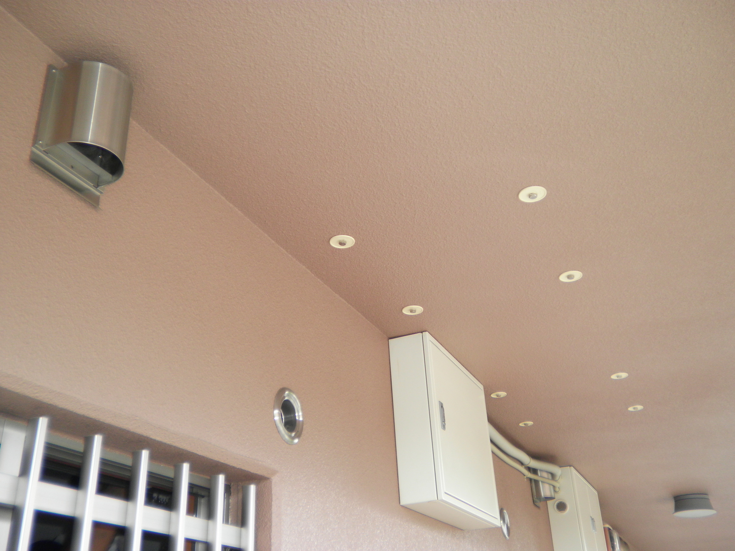 �A�g���d��@�Ȗ؉w�O�X