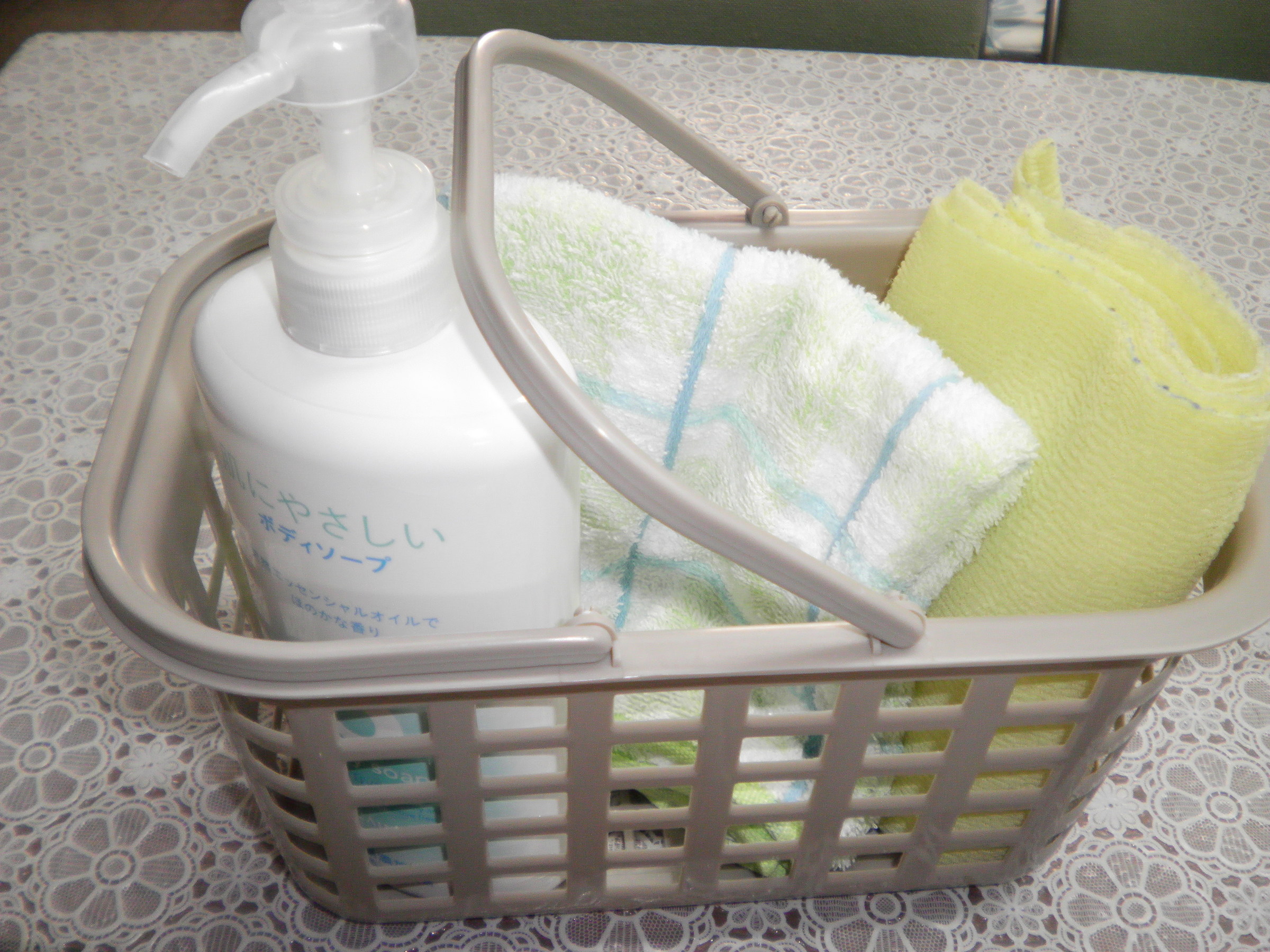 �A�g���d��@�Ȗ؉w�O�X