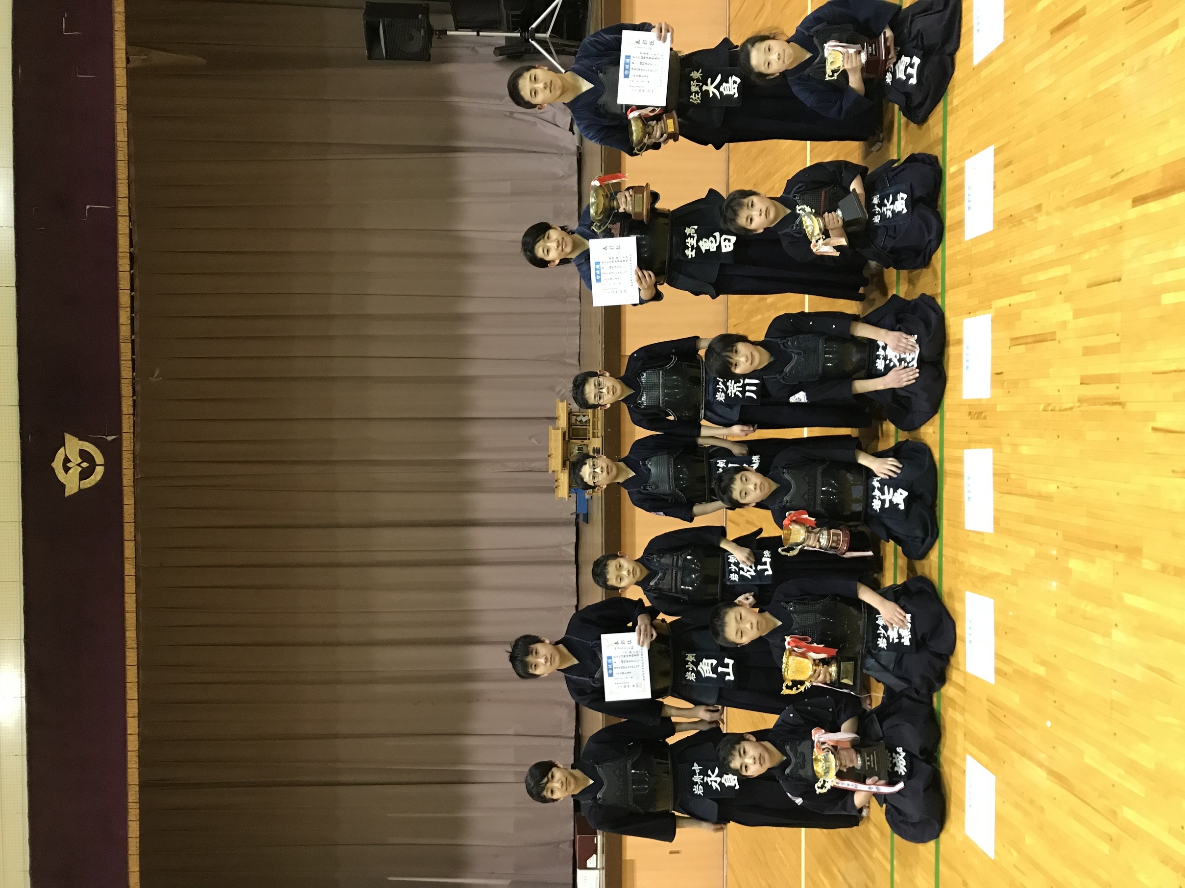 ��M�����N���F��