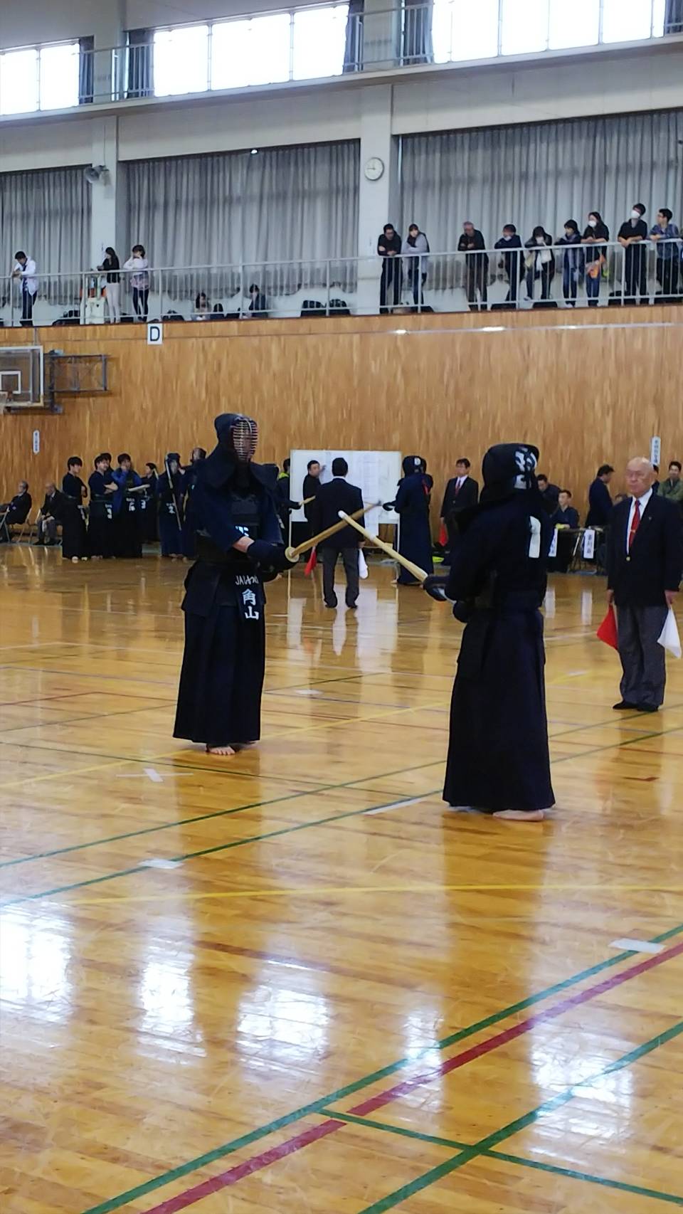 ��M�����N���F��