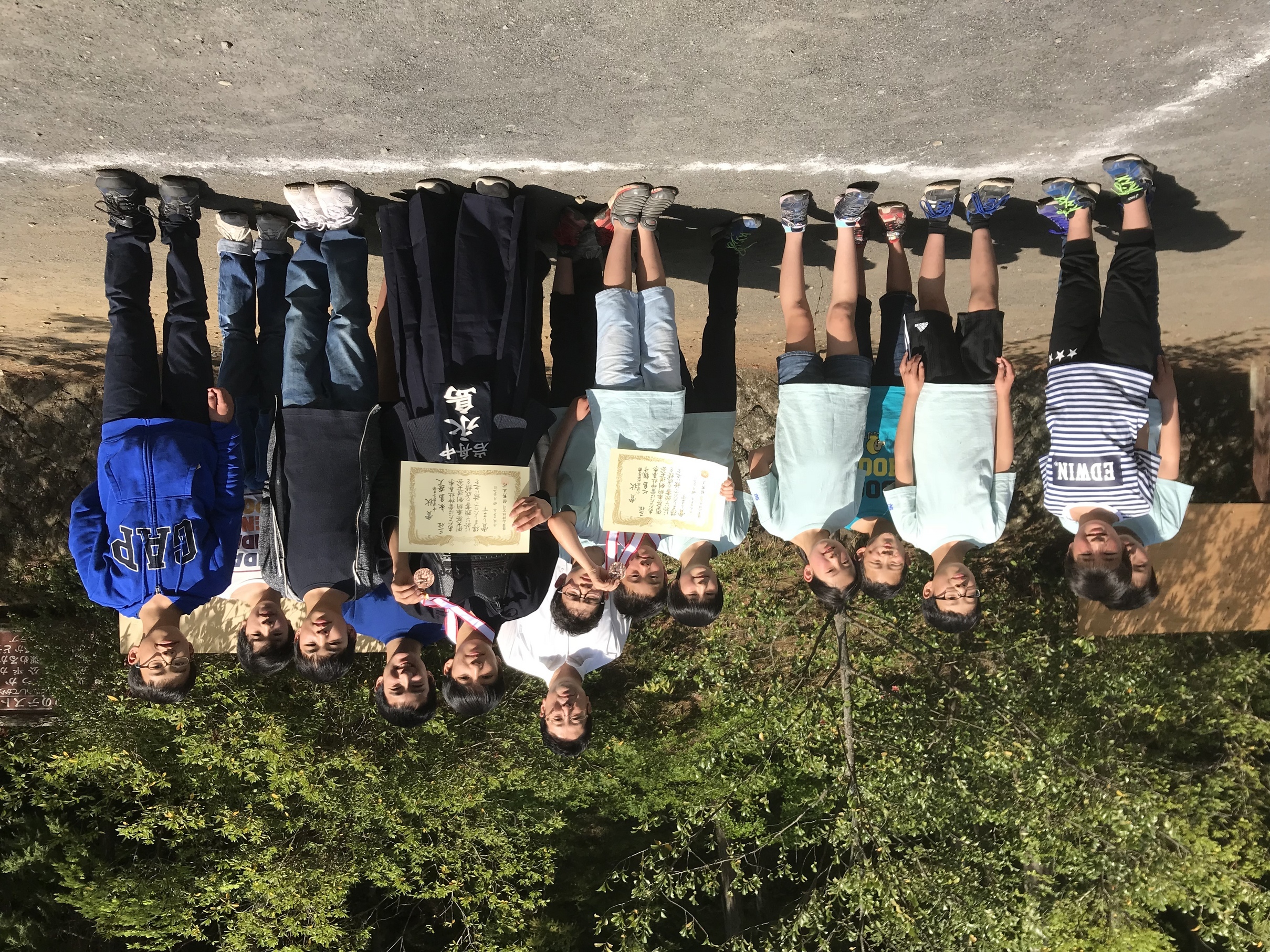 ��M�����N���F��