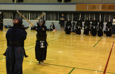 ��M�����N���F��