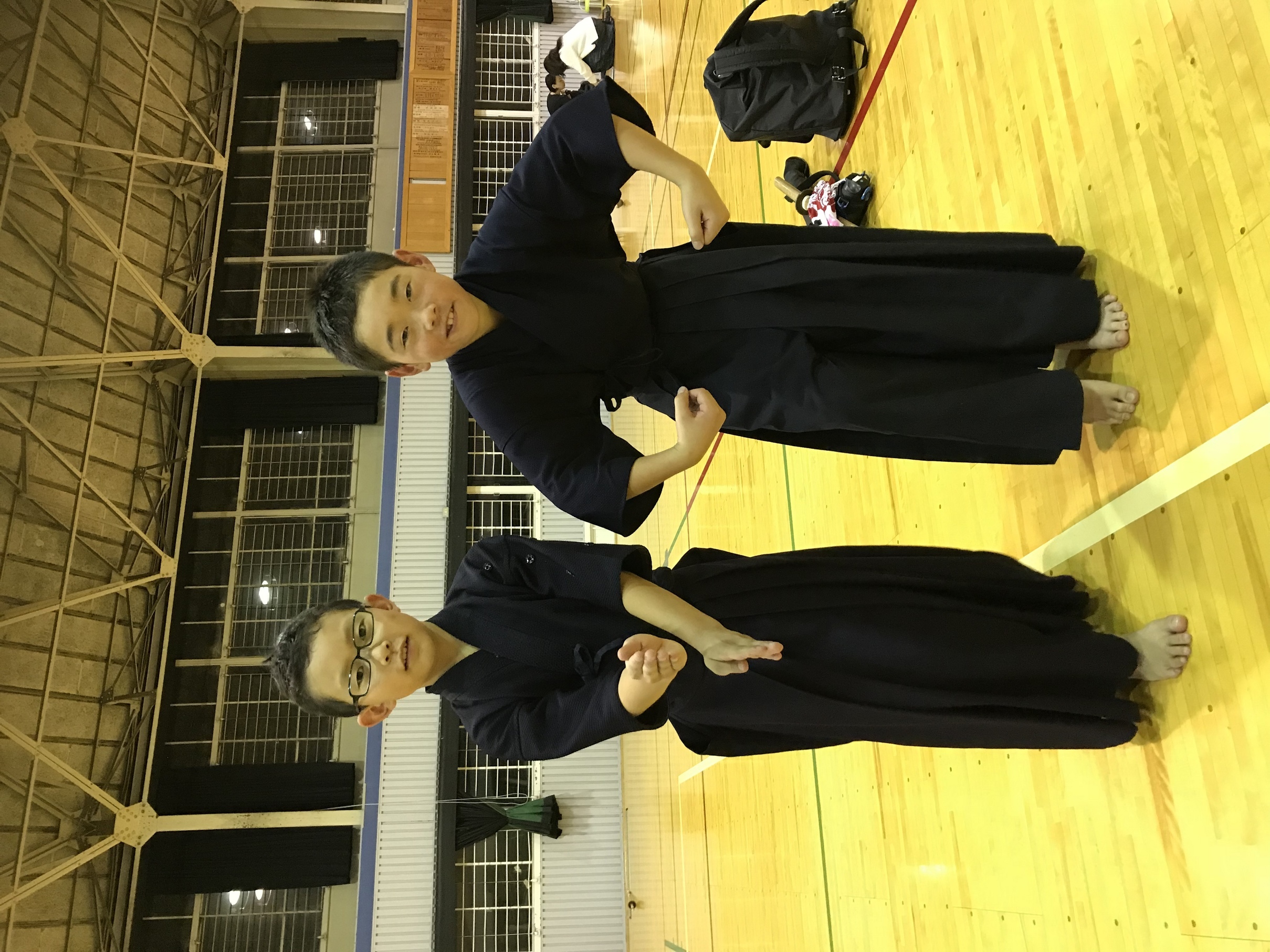 ��M�����N���F��