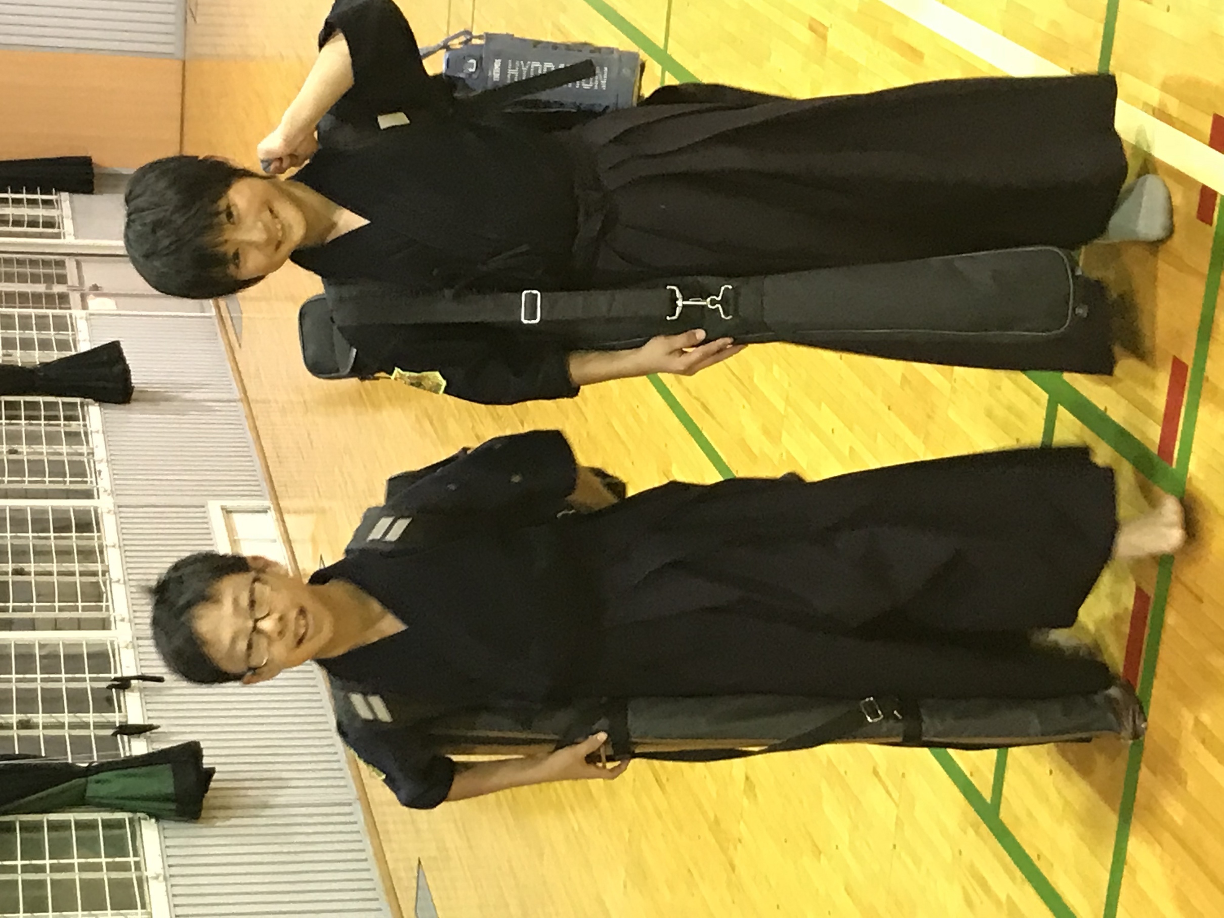 ��M�����N���F��