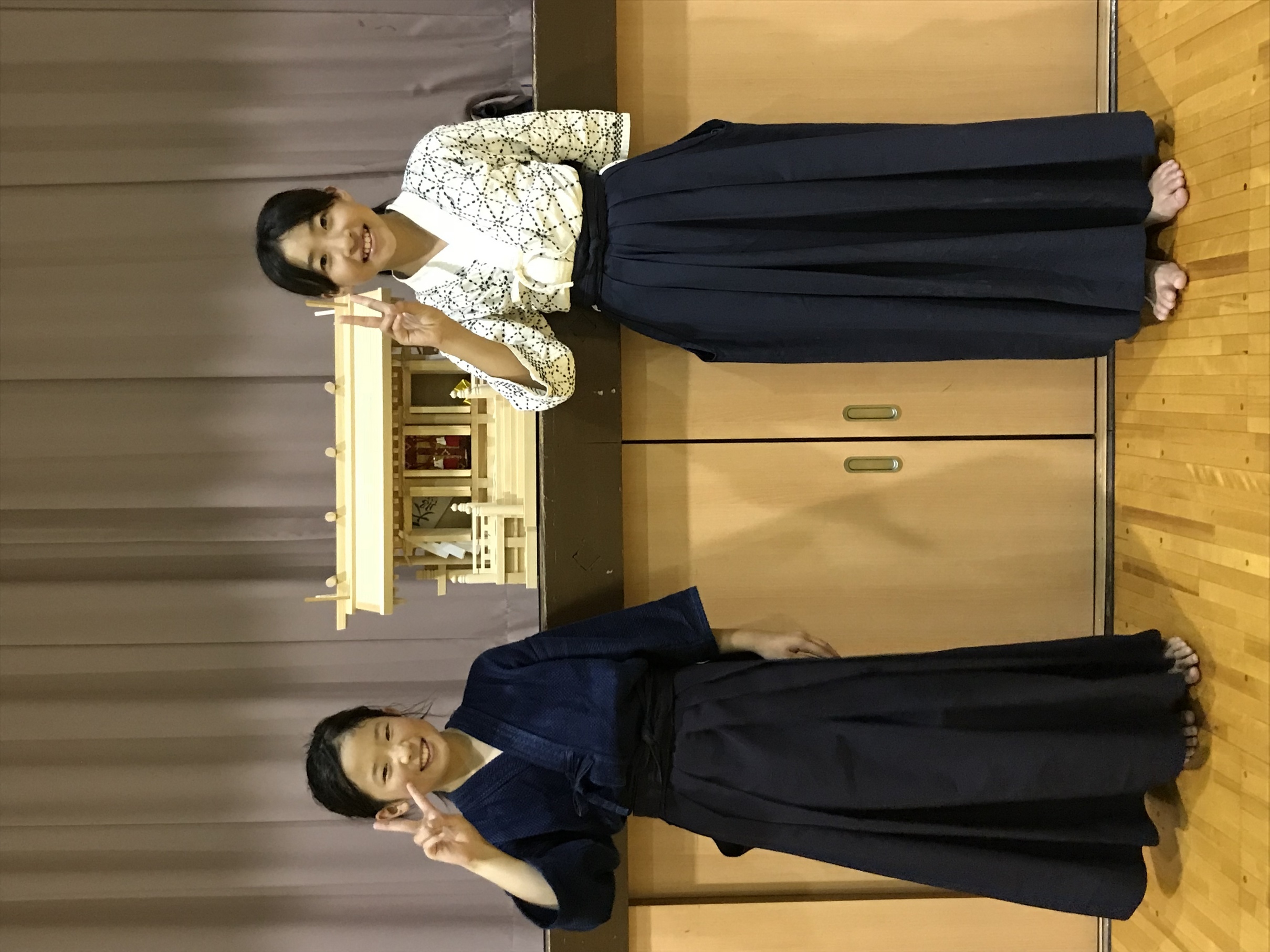 ��M�����N���F��