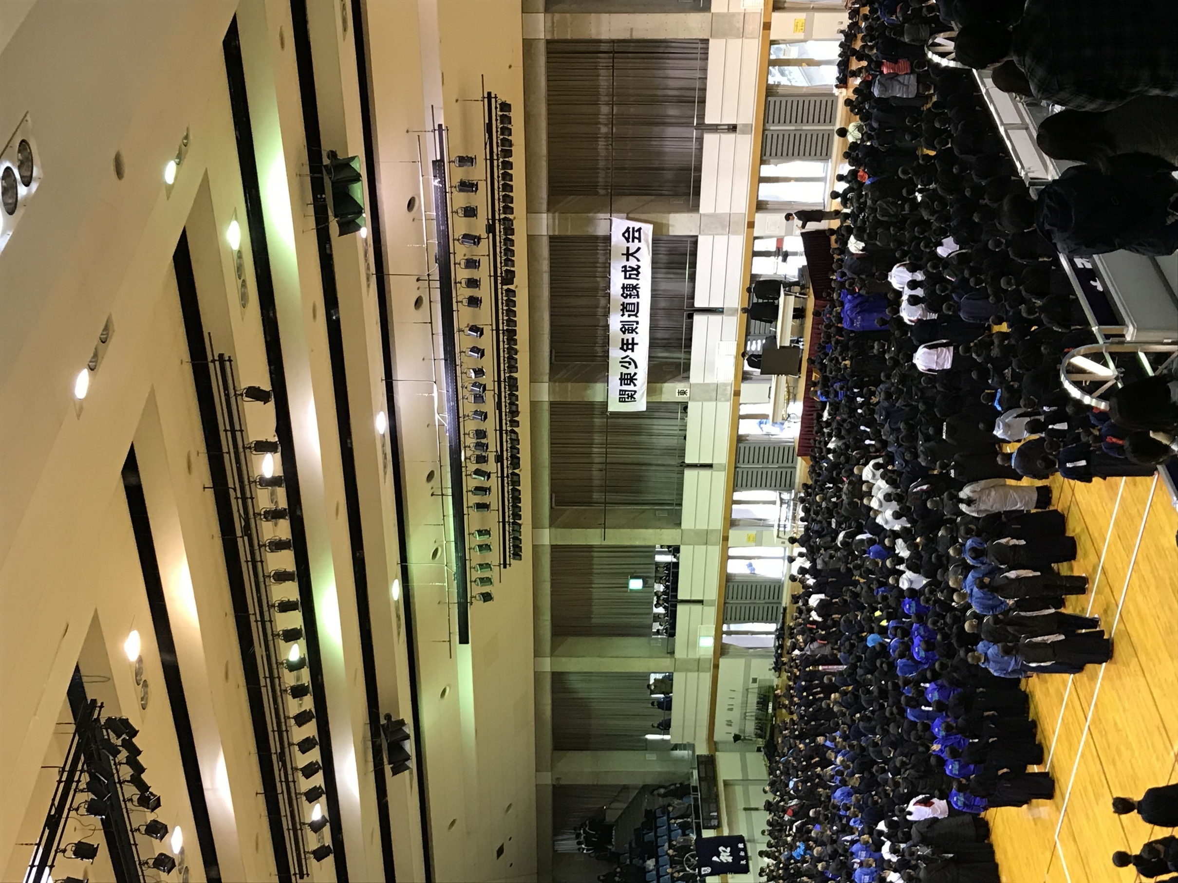 ��M�����N���F��