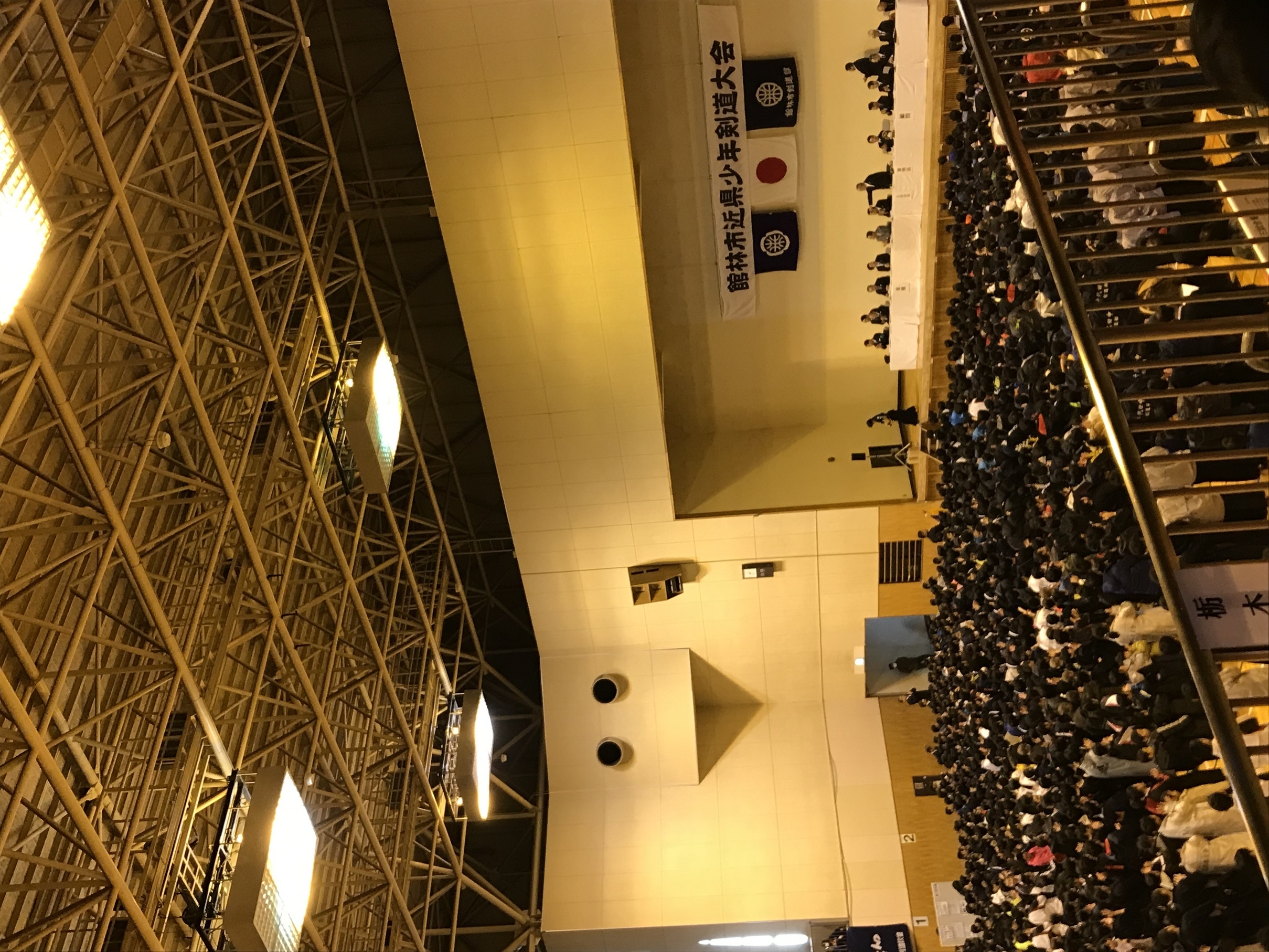 ��M�����N���F��