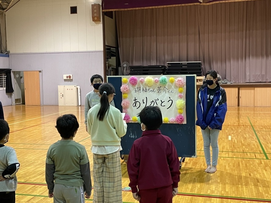 ��M�����N���F��