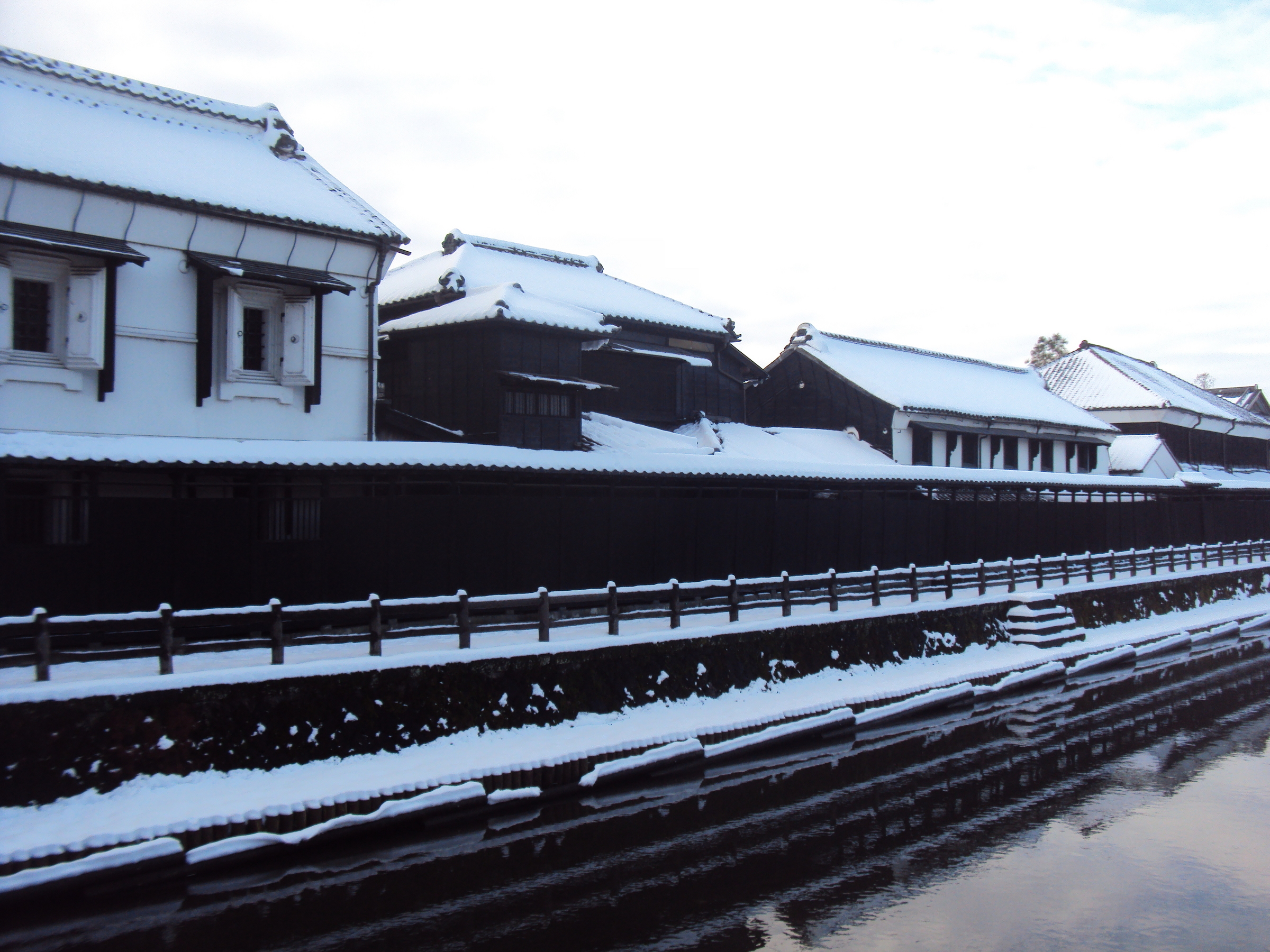 �J�ɂ����������ɂ��������E���̊X�Ȗ�