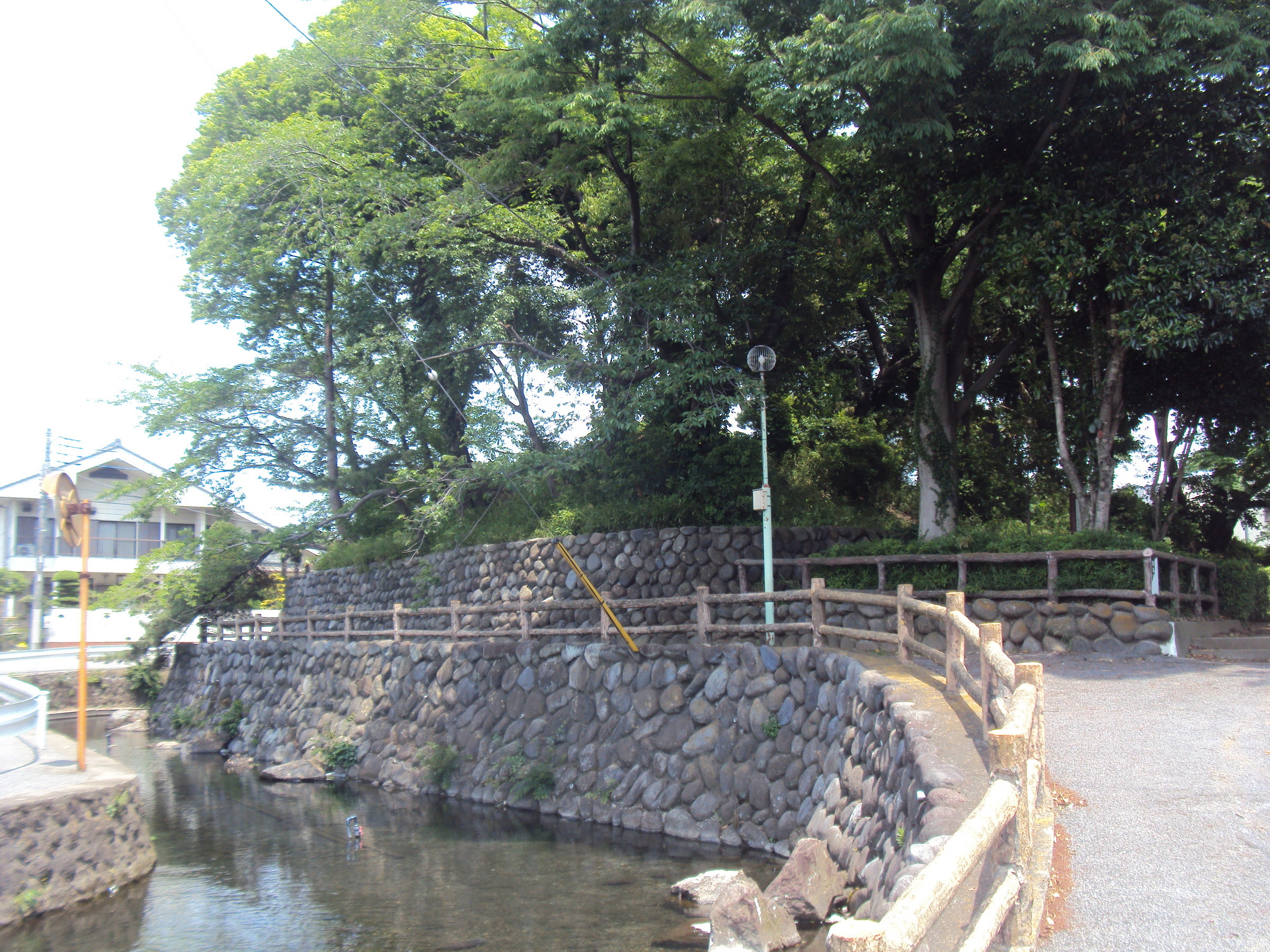 �J�ɂ����������ɂ��������E���̊X�Ȗ�