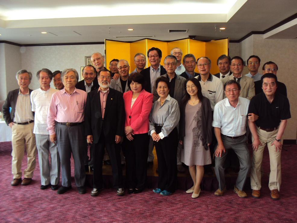 �J�ɂ����������ɂ��������E���̊X�Ȗ�