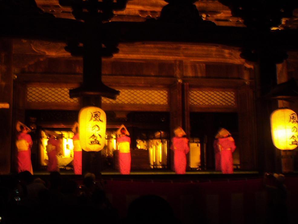 �J�ɂ����������ɂ��������E���̊X�Ȗ�