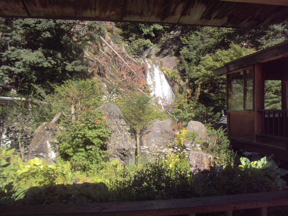 �J�ɂ����������ɂ��������E���̊X�Ȗ�