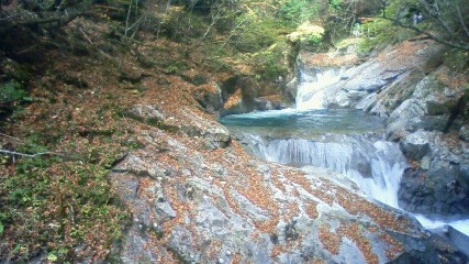 �J�ɂ����������ɂ��������E���̊X�Ȗ�