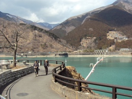 �J�ɂ����������ɂ��������E���̊X�Ȗ�