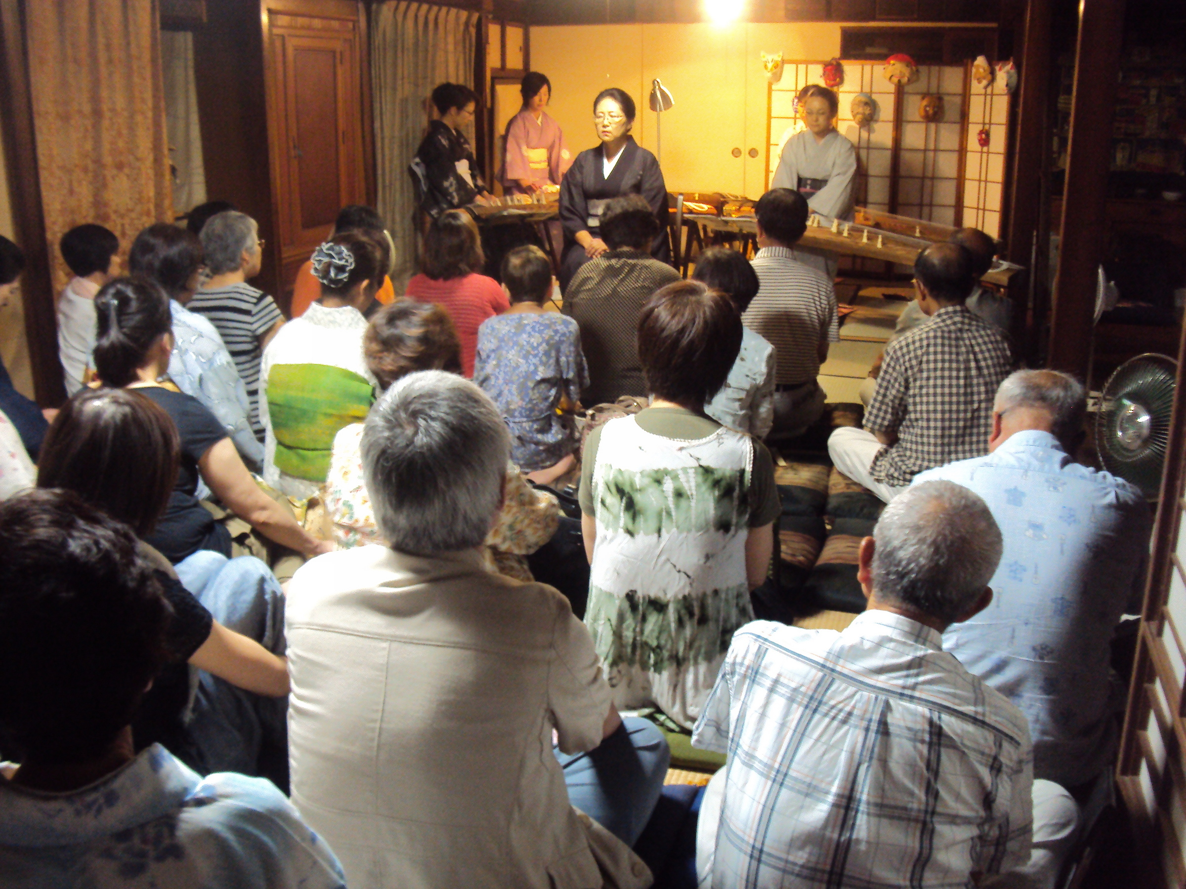 �J�ɂ����������ɂ��������E���̊X�Ȗ�